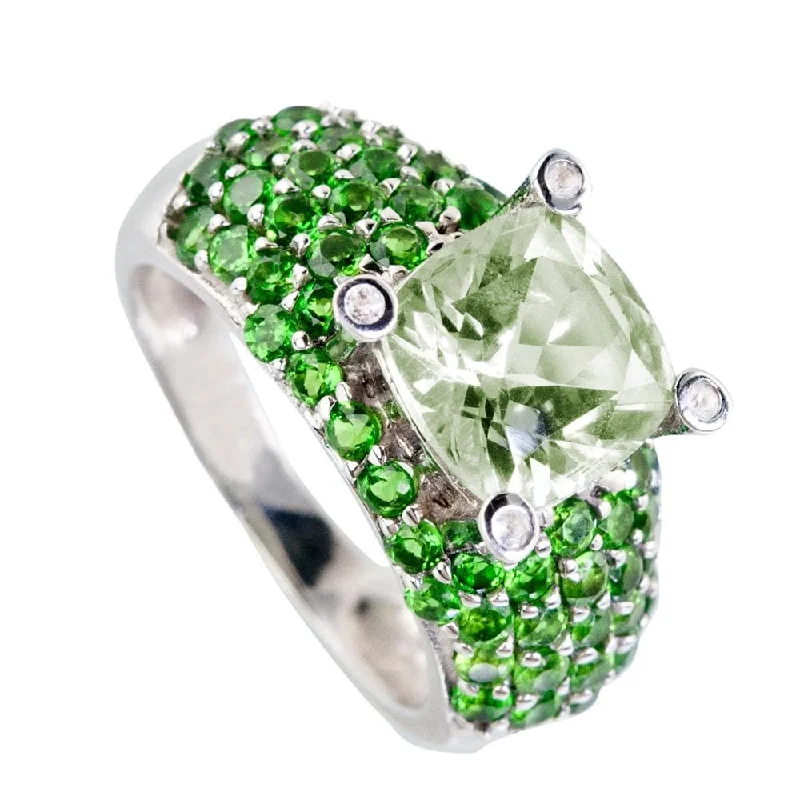 Floral - Patterned Women's Rings in 18K Yellow Gold for a Feminine LookApple Martini Ring